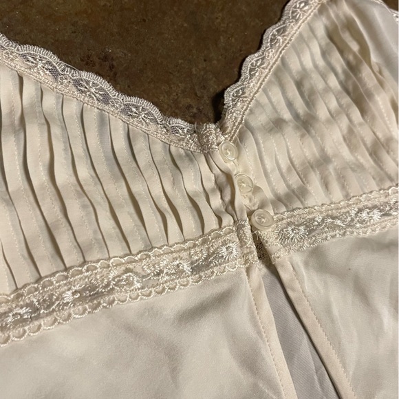 Kimchi Blue | Cream Camisole - Picture 10 of 10